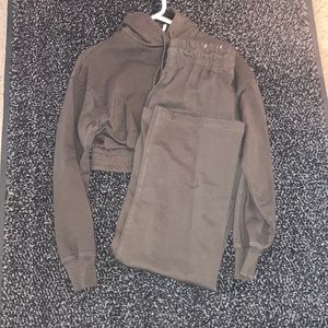 Brown crop outfit with bell bottom pants, brand new!